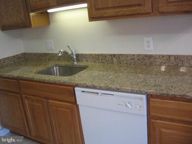 11611 Stoneview Square unit 70/22C, Reston, VA 20191 - photo 4