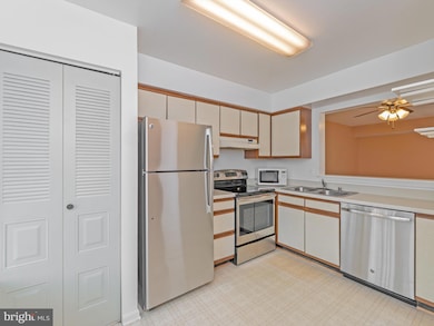 46708 Atwood Square unit 116, Sterling, VA 20164 - photo 6