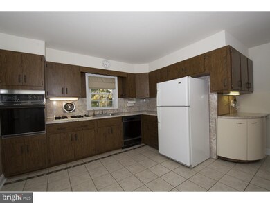 120 Lee Cir, Bryn Mawr, PA 19010 - photo 5