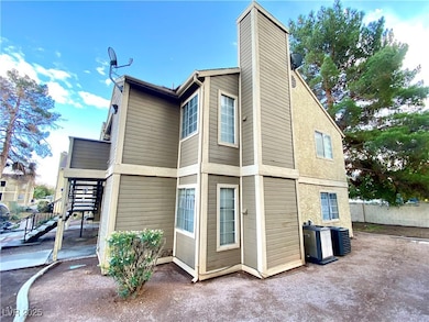 4661 Amberleigh Ln, Las Vegas, NV 89121 - photo 4