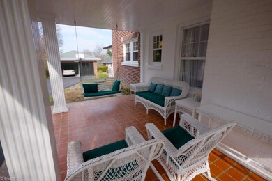 1611 Hyde Ave, Winston Salem, NC 27104 - photo 2