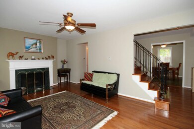 6019 Liberty Bell Ct, Burke, VA 22015 - photo 3