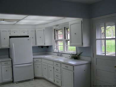 211 Vineyard Ave, Highland, NY 12528 - photo 6