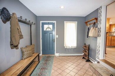 227 Lakeview Ln, Manchester, NH 03104 - photo 2