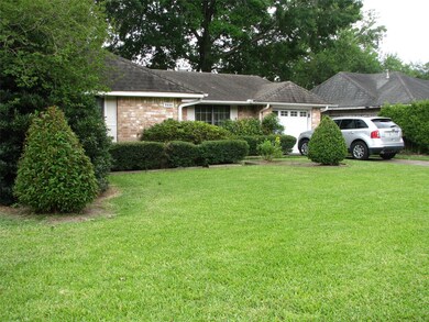 7223 Yellow Pine Dr, Houston, TX 77040 - photo 2