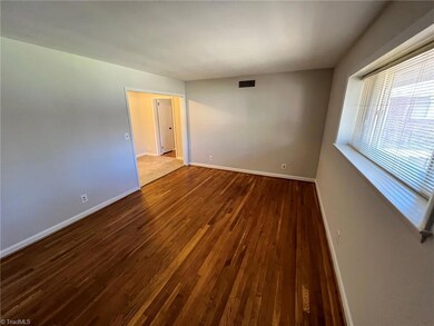 1608 W Northwest Blvd unit M, Winston Salem, NC 27104 - photo 2