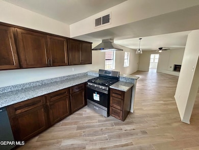 10905 Sagebrush Way unit A & B, El Paso, TX 79936 - photo 3