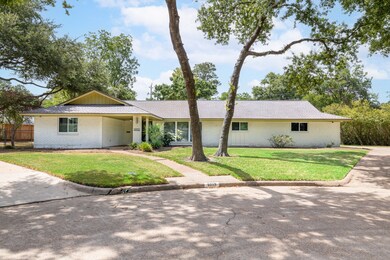 5019 Forest Nook Ct, Houston, TX 77018 - photo 2