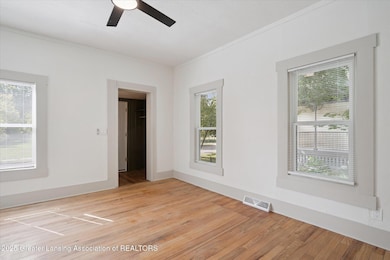 09-624-Brook-St-Lansing-MI-48906-WindowS