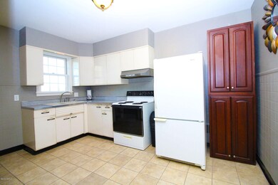 72 Essex St, Pittsfield, MA 01201 - photo 7