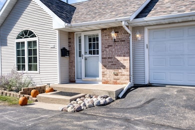 1779 W 5th Ave, Oshkosh, WI 54902 - photo 2