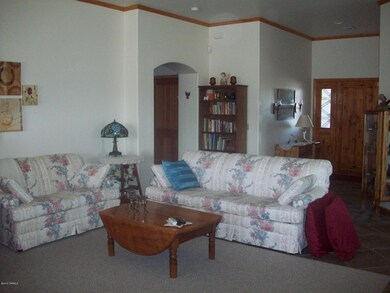 1_ Living room to entry 020