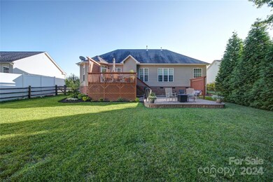 4044 Hereford Ln, Dallas, NC 28034 - photo 5