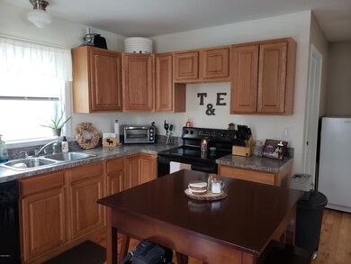 Eat-in Kitchen