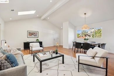 3018 Mabel St, Berkeley, CA 94702 - photo 6