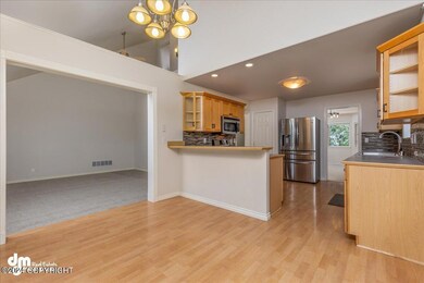 Kitchen & Dining Area