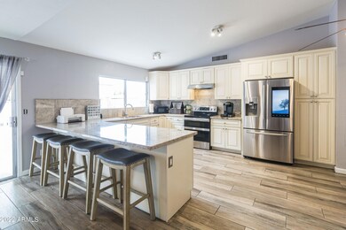 1642 W Chilton st-32