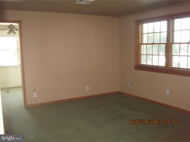 2405 N Greenhill Rd, Broomall, PA 19008 - photo 5