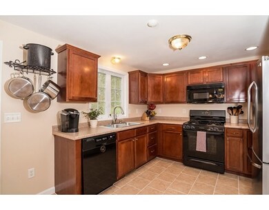 23 Rebecca Ln unit 18, Dracut, MA 01826 - photo 4