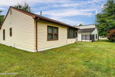 113 Lexington Dr Little Egg-large-004-00