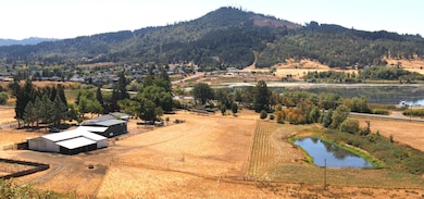 property with view of butte oregon Calap