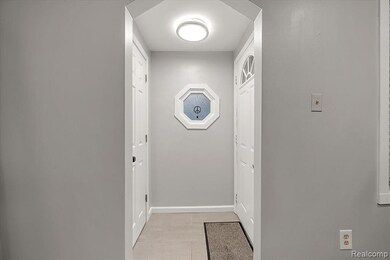 1908 Cambridge Rd, Berkley, MI 48072 - photo 6