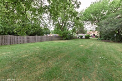 1447 Whitcomb Ave, Des Plaines, IL 60018 - photo 2