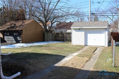 3927 Elmhurst Rd, Toledo, OH 43613 - photo 3