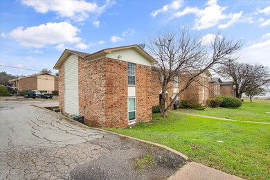 8000 Cambridge Cir unit B, Fort Worth, TX 76108 - photo 3