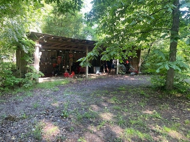 307 Henderson Rd, Shelbyville, TN 37160 - photo 4