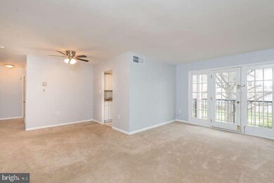 9459 Fairfax Blvd unit 202, Fairfax, VA 22031 - photo 2