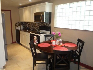 NEW KITCHEN W/GRANITE COUNTER TOPS GLASS BACK SPLA