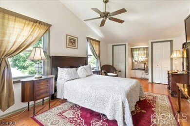 16 Marlborough Ave, Middlesex, NJ 08846 - photo 3