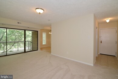 7583 Margate Ct unit 3B-204, Manassas, VA 20109 - photo 6