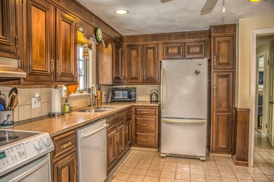 22 Orchardview St, West Springfield, MA 01089 - photo 2