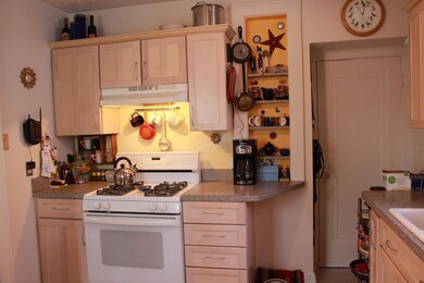 Kitchen w/ plenty of cabinet space