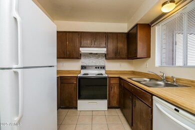 1326 N Miller Rd unit B, Tempe, AZ 85281 - photo 6