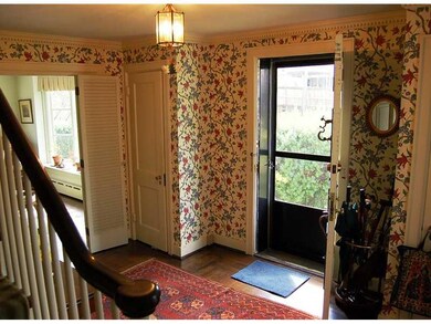 Entry/Foyer.