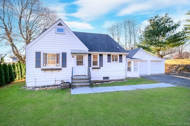 34 Alpine St, Stamford, CT 06905 - photo 2