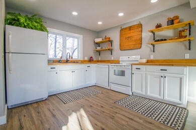 SQFT-1221