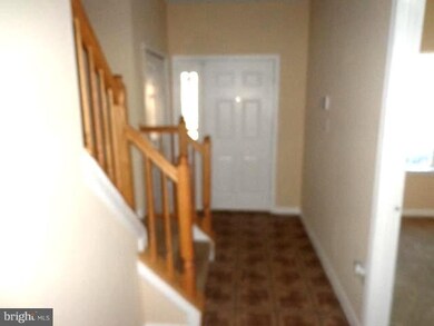 7155 Mahogany Dr, Hyattsville, MD 20785 - photo 3