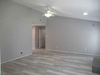 8138 Split Pine Dr, Houston, TX 77040 - photo 7