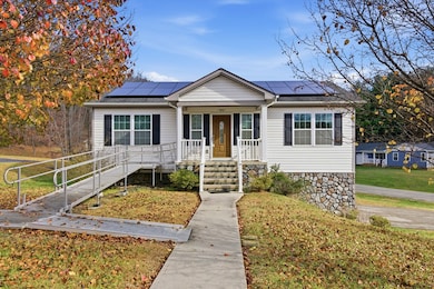 370 Robin Hood Dr, Christiansburg, VA 24073 - photo 3