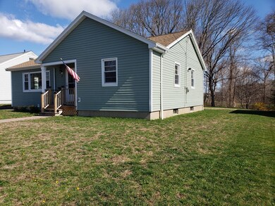 17 Meadow St, South Dartmouth, MA 02748 - photo 3