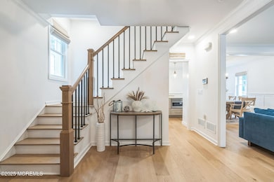 07_8_West_St_Rumson_NJ_07760_USA-Foyer-D