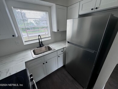 1533 Pullen Rd unit 3, Jacksonville, FL 32216 - photo 2