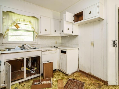 012-1280x960-kitchen