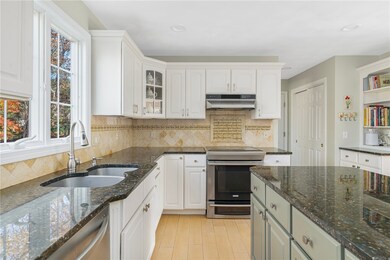 1 Lisa Marie Cir, Warwick, RI 02886 - photo 5