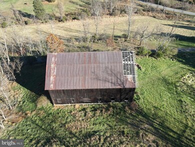 12500 Winchester Grade Rd, Berkeley Springs, WV 25411 - photo 5
