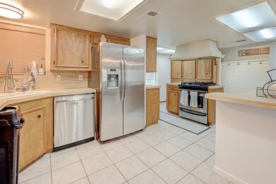 2312 Chelmsford Ct, Alvin, TX 77511 - photo 7